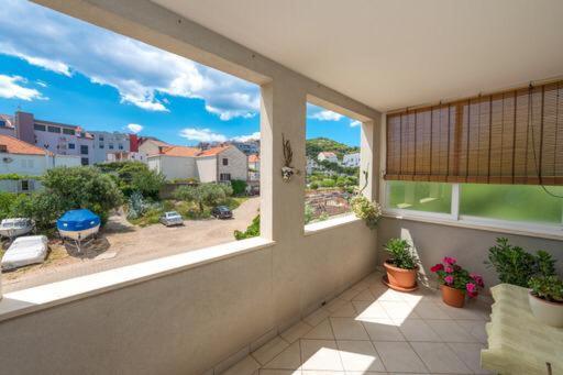 Sunny Lapad Apartment *