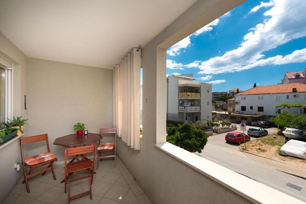 Sunny Lapad Apartment *